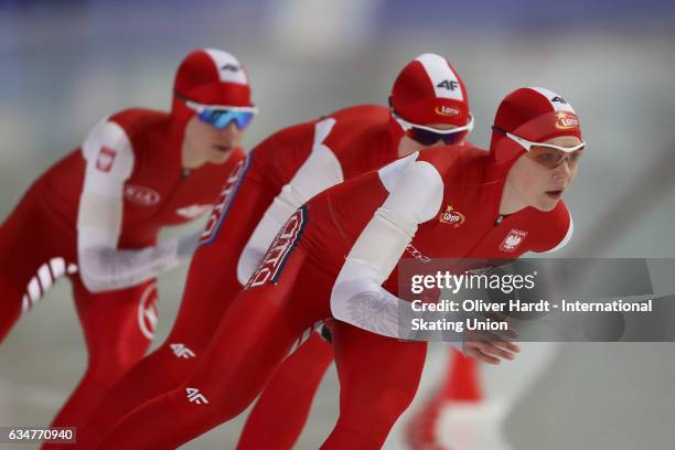 Natalia Jabrzyk, Karolina Gasecka and Karolina Bosiek of Poland competes in the Team Pursuit Ladies Jun race during the ISU Junior World Cup Speed...