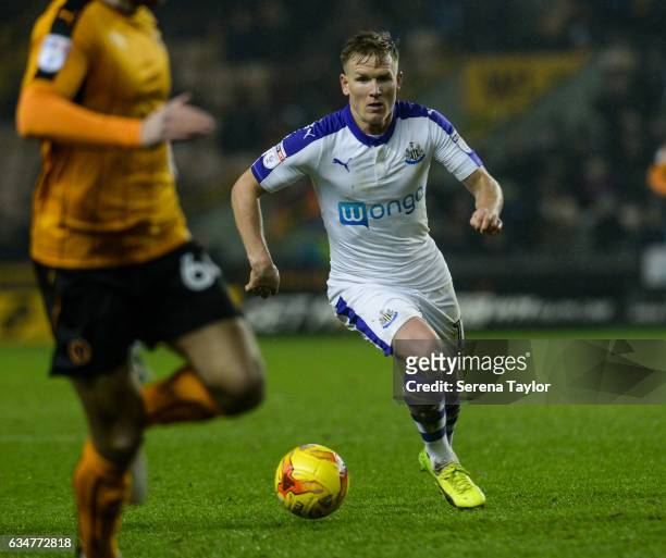 Matt Ritchie of Newcastle United controls the ball during the Sky Bet Championship match between Wolverhampton Wanderers and Newcastle United at...
