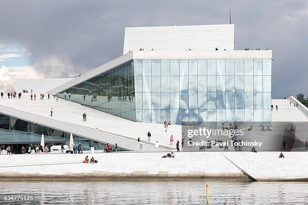 oslo opera house, designed by snøhetta - opera house stock-fotos und bilder