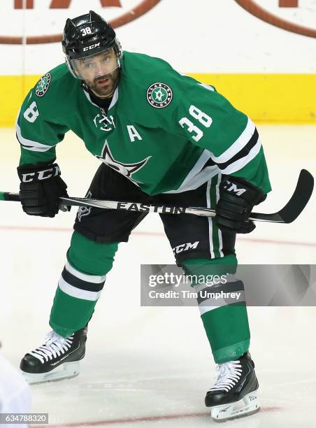 Vernon Fiddler of the Dallas Stars warms up before the game against the Chicago Blackhawks at American Airlines Center on February 6, 2016 in Dallas,...