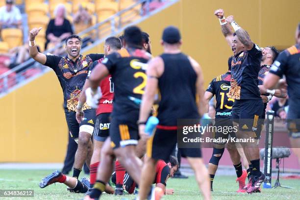 Chiefs players celebrate victory after the Rugby Global Tens Final match between the Crusaders and Chiefs at Suncorp Stadium on February 12, 2017 in...