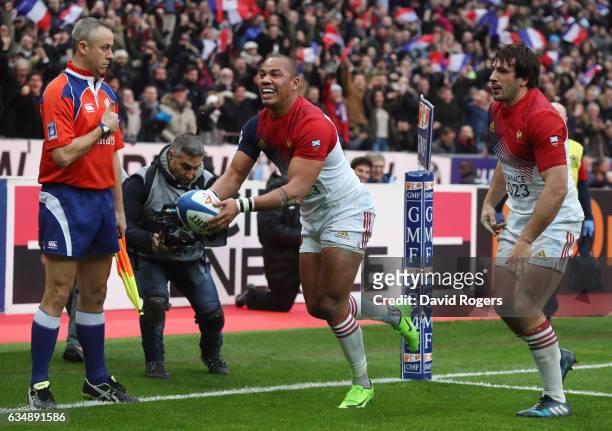 Gael Fickou of France dcelebrates after scoring his team's opening try during the RBS Six Nations match between France and Scotland at Stade de...