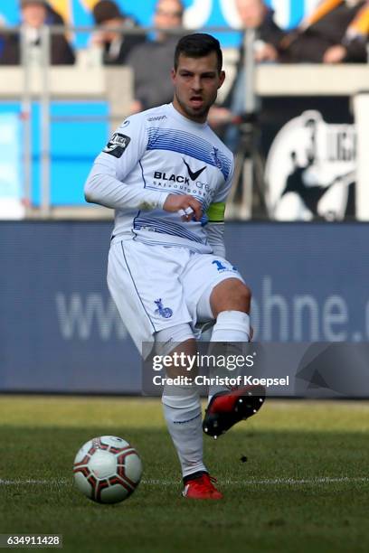 Kevin Wolze of Duisburg runs with the ball during the Third League match between MSV Duisburg and Preussen Muenster at Schauinslandreisen-Arena on...