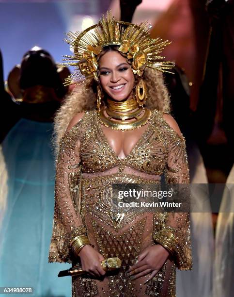 Recording artist Beyonce performs onstage during The 59th GRAMMY Awards at STAPLES Center on February 12, 2017 in Los Angeles, California.