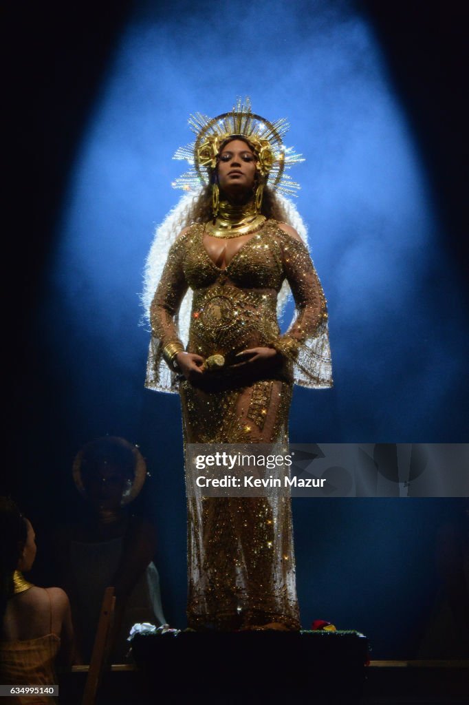 The 59th GRAMMY Awards - Roaming Show