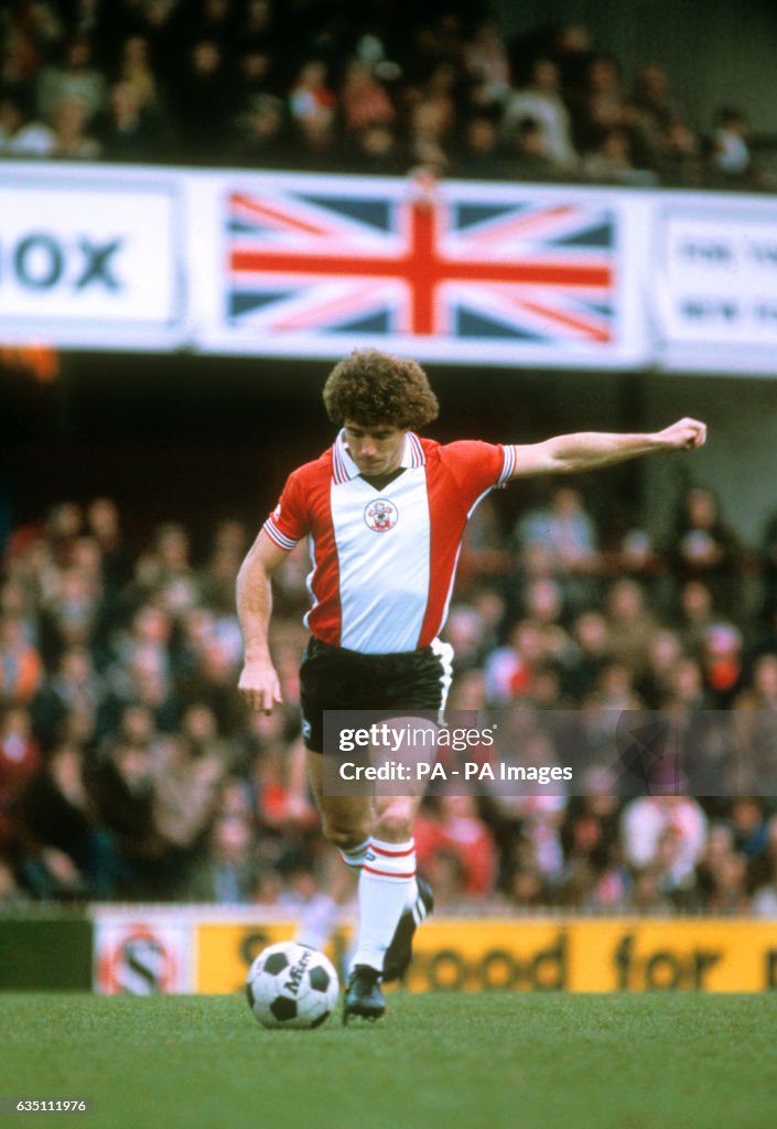 Southampton v Coventry City - League Division One - The Dell