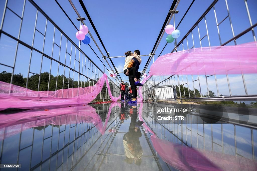 TOPSHOT-CHINA-VALENTINES-DAY