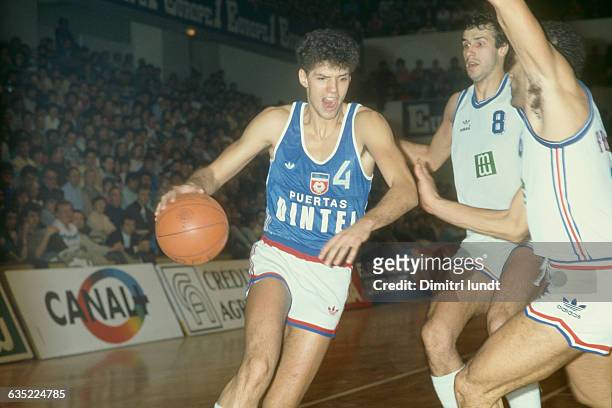 Definir Culpa Molesto Drazen Petrovic from Yugoslavia during a game against France.... News Photo  - Getty Images