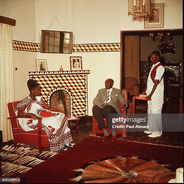 Raja Rwanda The King of Ruanda Mutara III and his queen in his palace at Nyanza ...