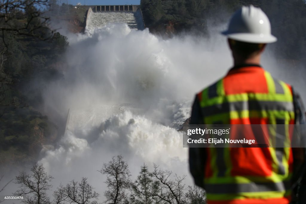 Thousands Evacuated Near Oroville Dam As Spillway Threatens To Fail