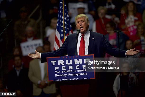 Republican Presidential nominee Donald J. Trump holds a rally at Giant Center November 4, 2016 in Hershey, Pennsylvania. Polls have narrowed in the...