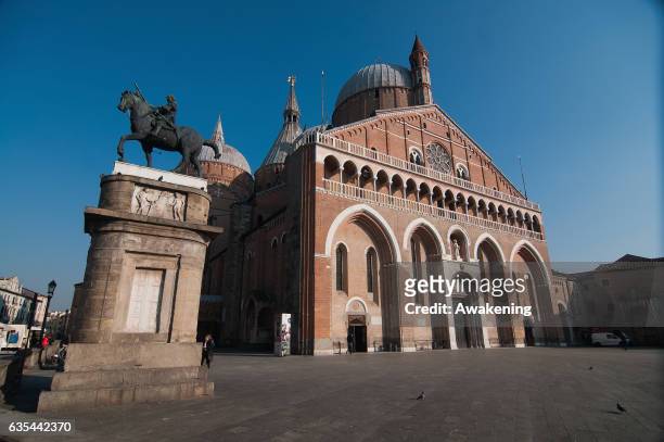 View of 'Il Santo' chuech next to the Antonio Ferrari restaurant on February 15, 2017 in Padova, Italy. The restaurant offers a 5% discount off the...