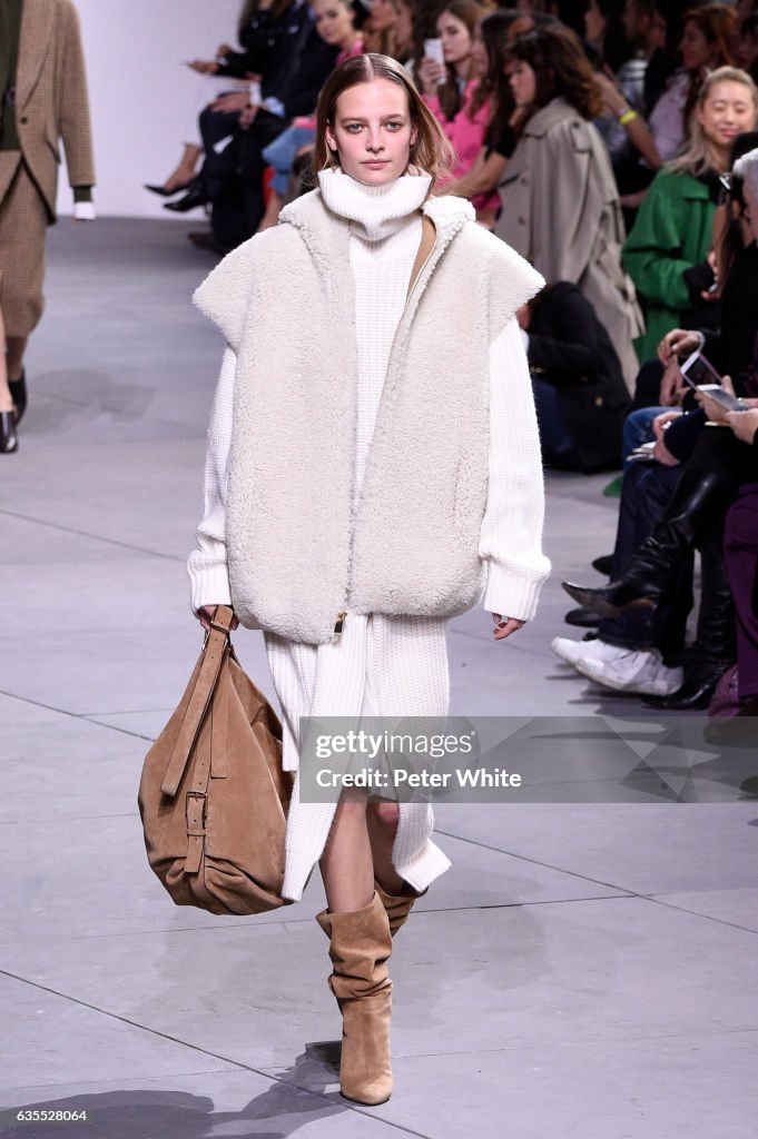 Michael Kors - Runway - February 2017 - New York Fashion Week