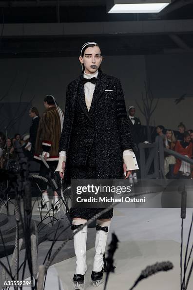 Thom Browne Women's - Front Row & Runway - February 2017 - New York Fashion Week Thom Browne Women's - Front Row & Runway - February 2017 - New York Fashion Week
