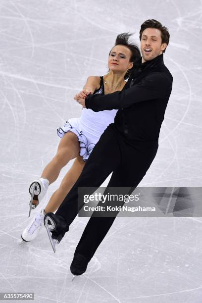 Liubov Ilyushechkina and Dylan Moscovitch of Canada compete in the Pairs Short Program during ISU Four Continents Figure Skating Championships -...