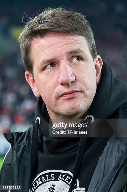 Coach Daniel Stendel of Hannover looks on during the Second Bundesliga match between VfB Stuttgart and Hannover 96 at Mercedes-Benz Arena on December...