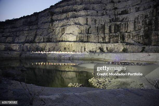 Cave Canem, l'invasione da parte di Cracking Art della Cava Burgazzi. La bellissima cava dismessa della via bresciana del marmo êë lo scenario di...