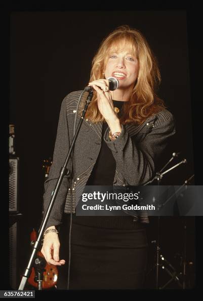 Carly Simon Singing in Concert Carly Simon Singing in Concert