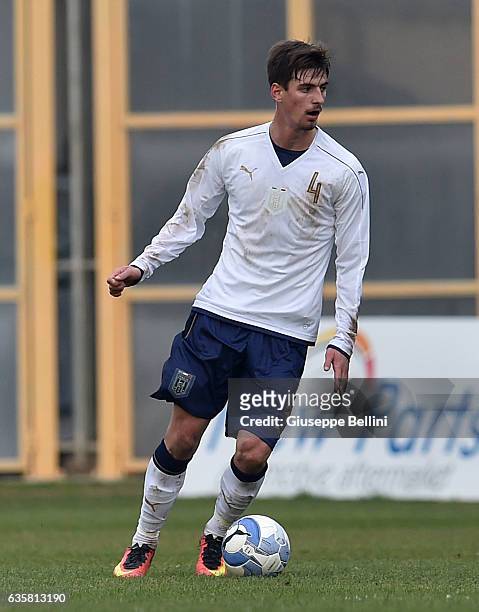 Matteo Gabbia of Italy U19 in action during the International Friendly match between Italy U19 and Serbia U19 at on December 14, 2016 in San...