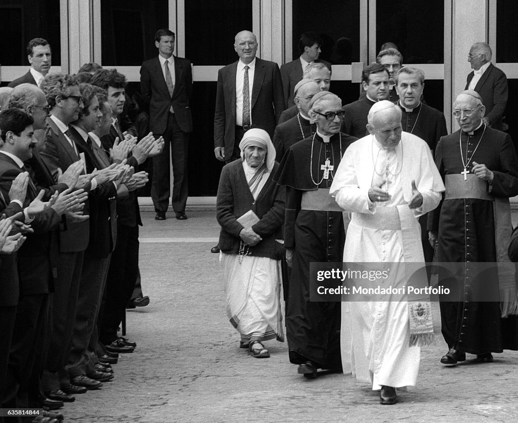 Mother Teresa of Calcutta with Pope Johannes Paul II