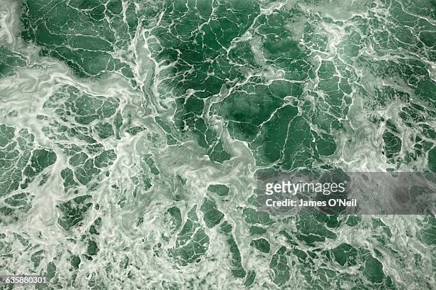 detail of churning water - irregular texturizado imagens e fotografias de stock