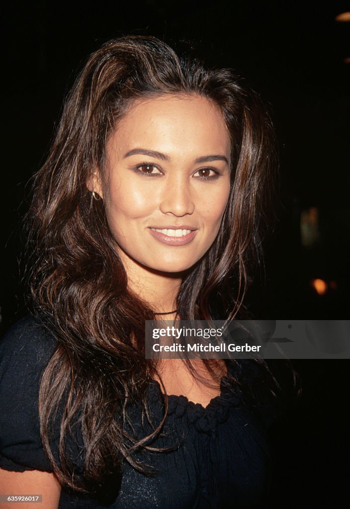 tia carrere 80s