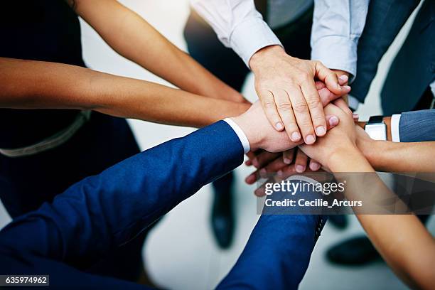 work together to win together - trust stockfoto's en -beelden