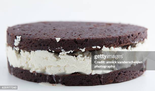 preparation step brownie with mascarpone. - 2 tier cake stock pictures, royalty-free photos & images