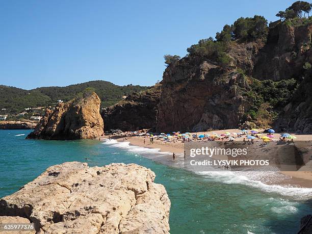 illa roja beach, nudist beach near begur - baix empordà foto e immagini stock