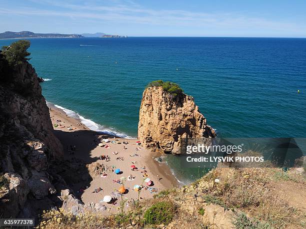 illa roja beach, nudist beach near begur - catalogne stockfoto's en -beelden