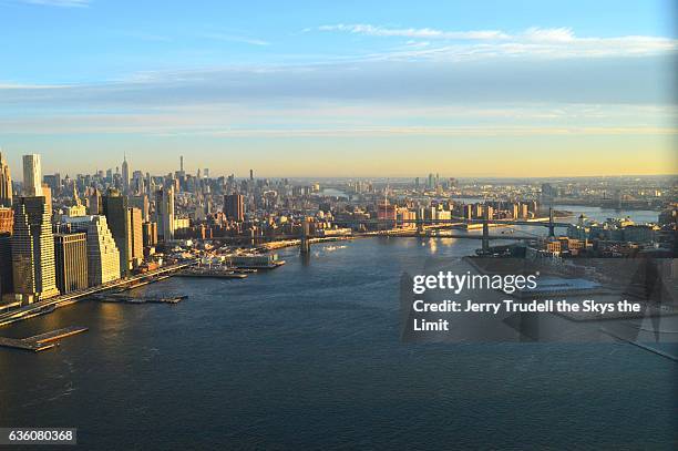 manhattans east river at sunrise - greenpoint brooklyn stock pictures, royalty-free photos & images