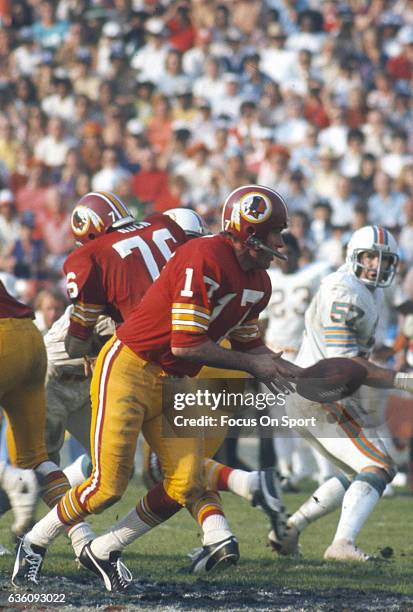 Billy Kilmer Washington Redskins in action against the Miami Dolphins during Super Bowl VII at the Los Angeles Memorial Coliseum in Los Angeles,...