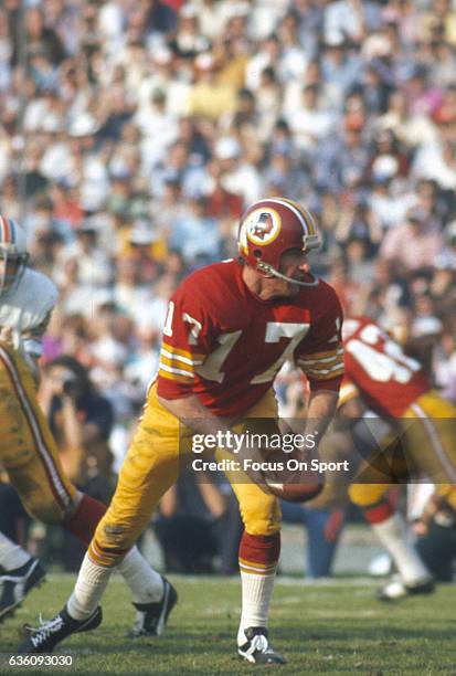 Billy Kilmer Washington Redskins in action against the Miami Dolphins during Super Bowl VII at the Los Angeles Memorial Coliseum in Los Angeles,...