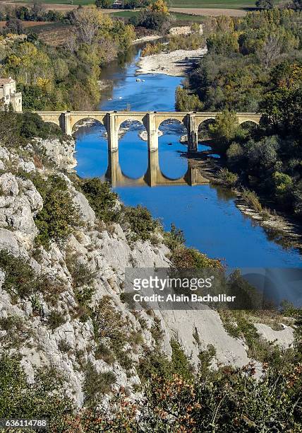 bridge - nimes stock pictures, royalty-free photos & images
