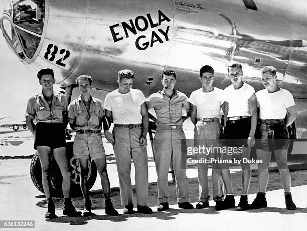 Crew of airplane to throw Atomic Bomb over Hiroshima in1945.