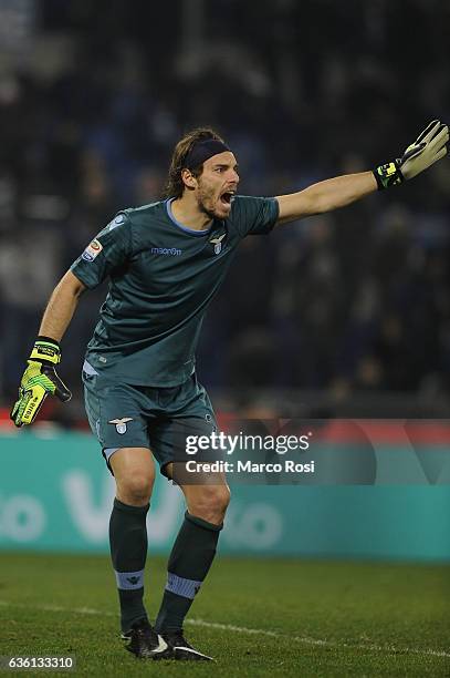 Federico Marchetti of SS Lazio in action during the Serie A match between SS Lazio and ACF Fiorentina at Stadio Olimpico on December 18, 2016 in...