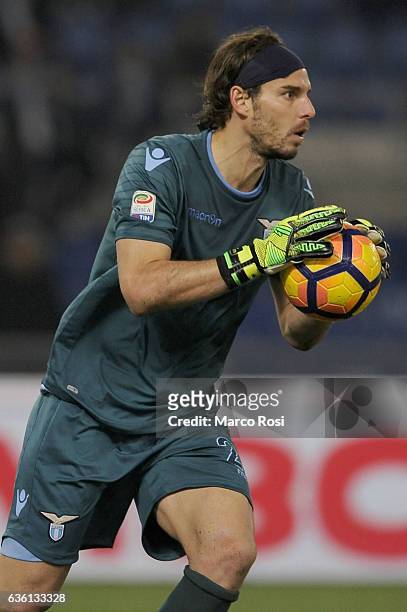 Federico Marchetti of SS Lazio in action during the Serie A match between SS Lazio and ACF Fiorentina at Stadio Olimpico on December 18, 2016 in...