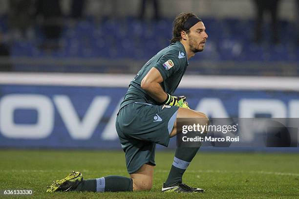 Federico Marchetti of SS Lazio in action during the Serie A match between SS Lazio and ACF Fiorentina at Stadio Olimpico on December 18, 2016 in...