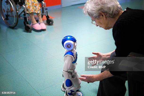 Reportage in the ÔBalcons de TivoliÕ nursing home in the Bordeaux region of France which is equipped with a Zora robot. Zora is a software solution...