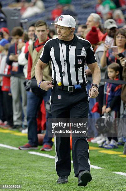 Referee Ed Hochuli at NRG Stadium on December 18, 2016 in Houston, Texas.