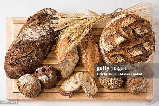 different kinds of bread - volkoren stockfoto's en -beelden