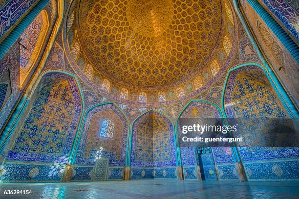 mosaik dekoration in der scheich-lotfollah-moschee, isfahan - isfahan stock-fotos und bilder