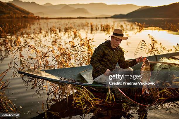 3,309 Fisherman Casting Net Stock Photos, High-Res Pictures, and Images -  Getty Images