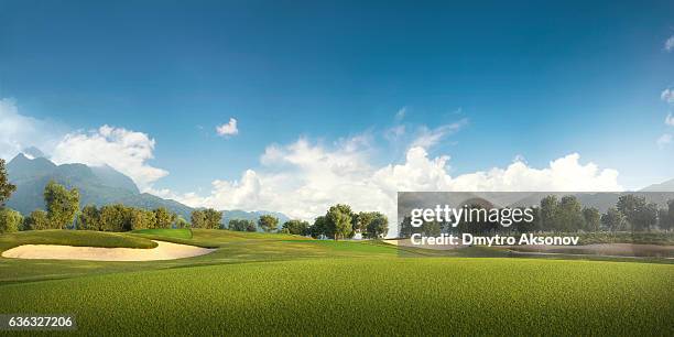 golf: campo de golf - golf bunker fotografías e imágenes de stock