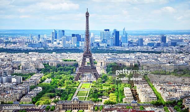 cityscape of paris - champs de mars stockfoto's en -beelden