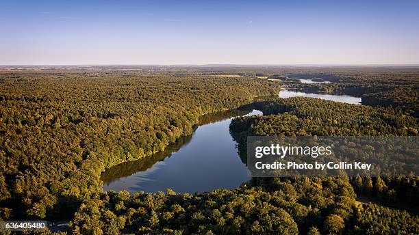 die möllner seen aus der luft. - weite stockfoto's en -beelden