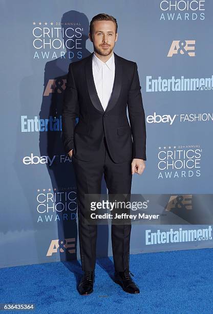 Actor Ryan Gosling arrives at The 22nd Annual Critics' Choice Awards at Barker Hangar on December 11, 2016 in Santa Monica, California.