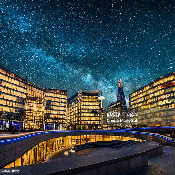 city under the milky way - monument station london 個照片及圖片檔