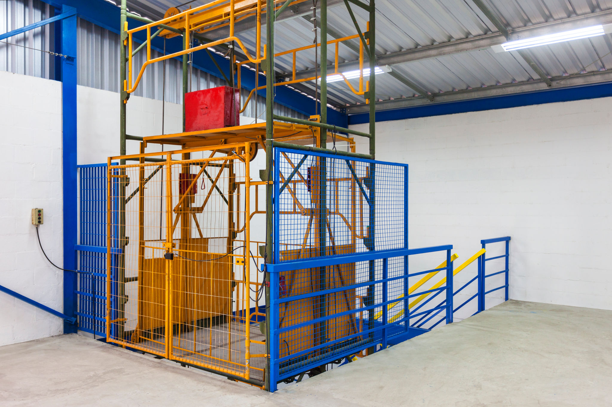 industrial lift