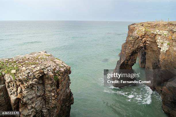 beach of catedrales, ribadeo, galicia - praia stock pictures, royalty-free photos & images